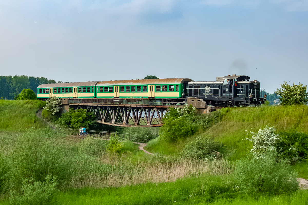 SM42-2322