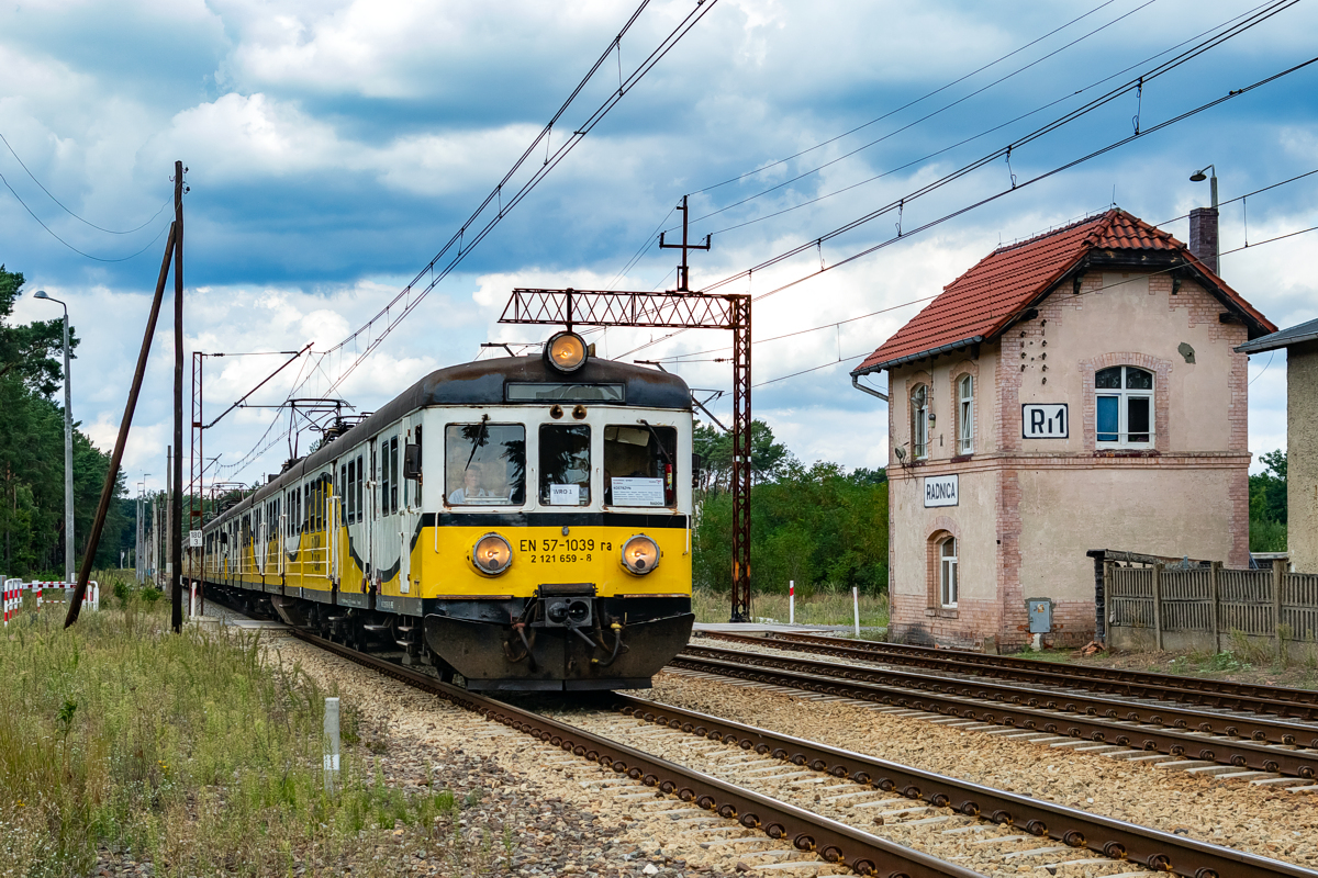EN57-1039+970+839: Radnica
