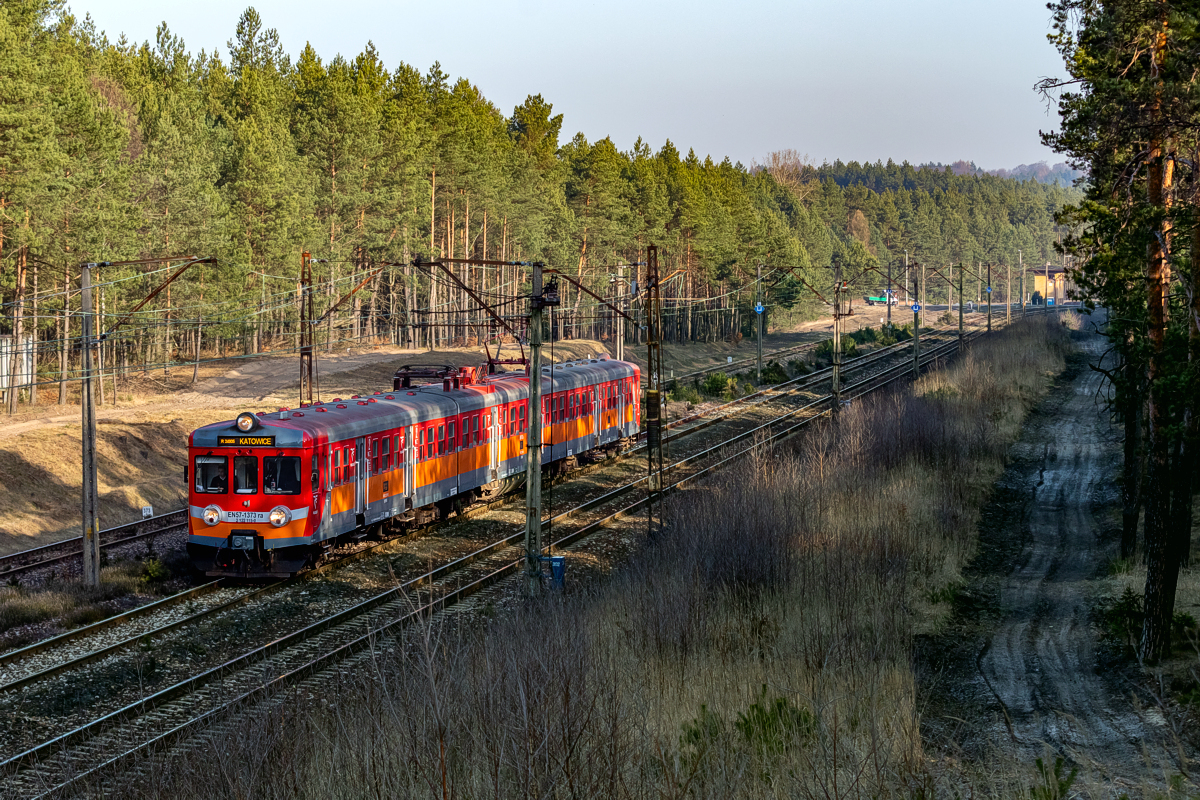 EN57-1373: Jaroszowiec Olkuski - Olkusz