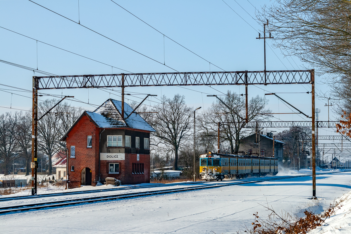 EN57-1702: Dolice