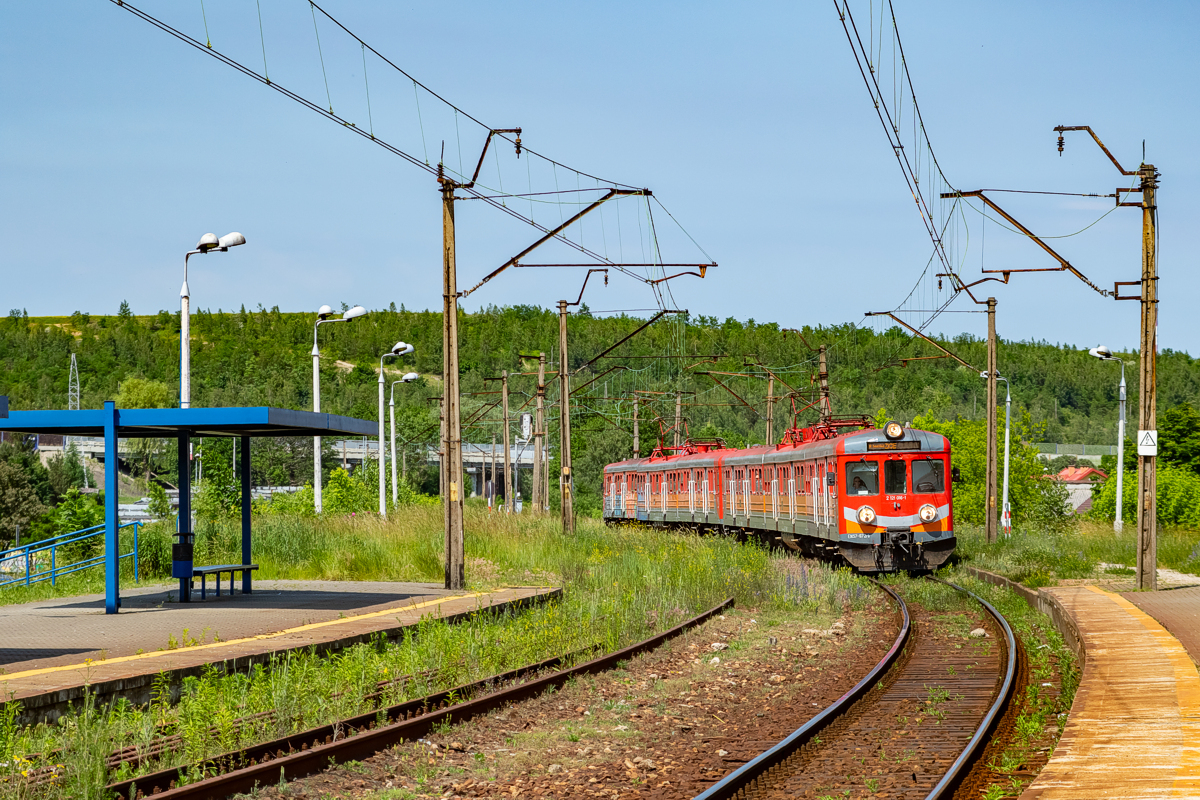 EN57-672+673: Chrzanów Śródmieście