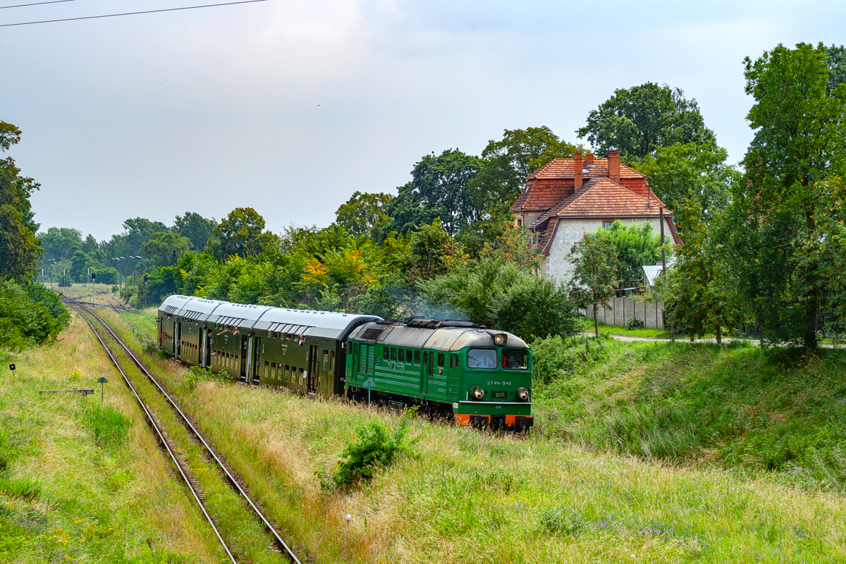 ST44-949