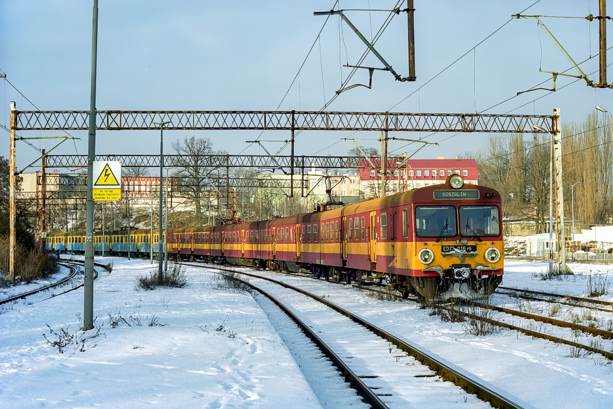 ED72-016+EN57-976: Szczecin Turzyn