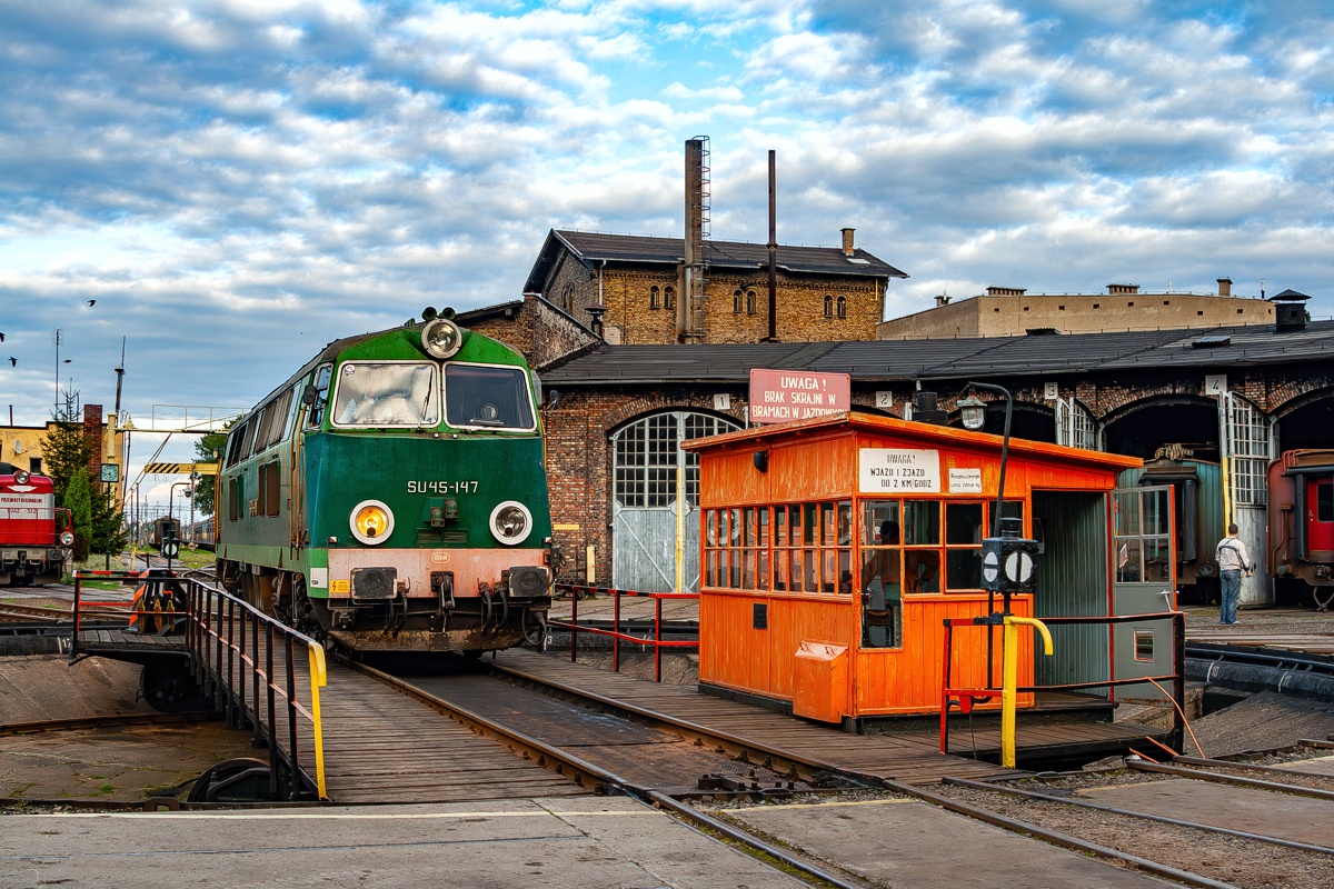 SU45-147: Krzyż