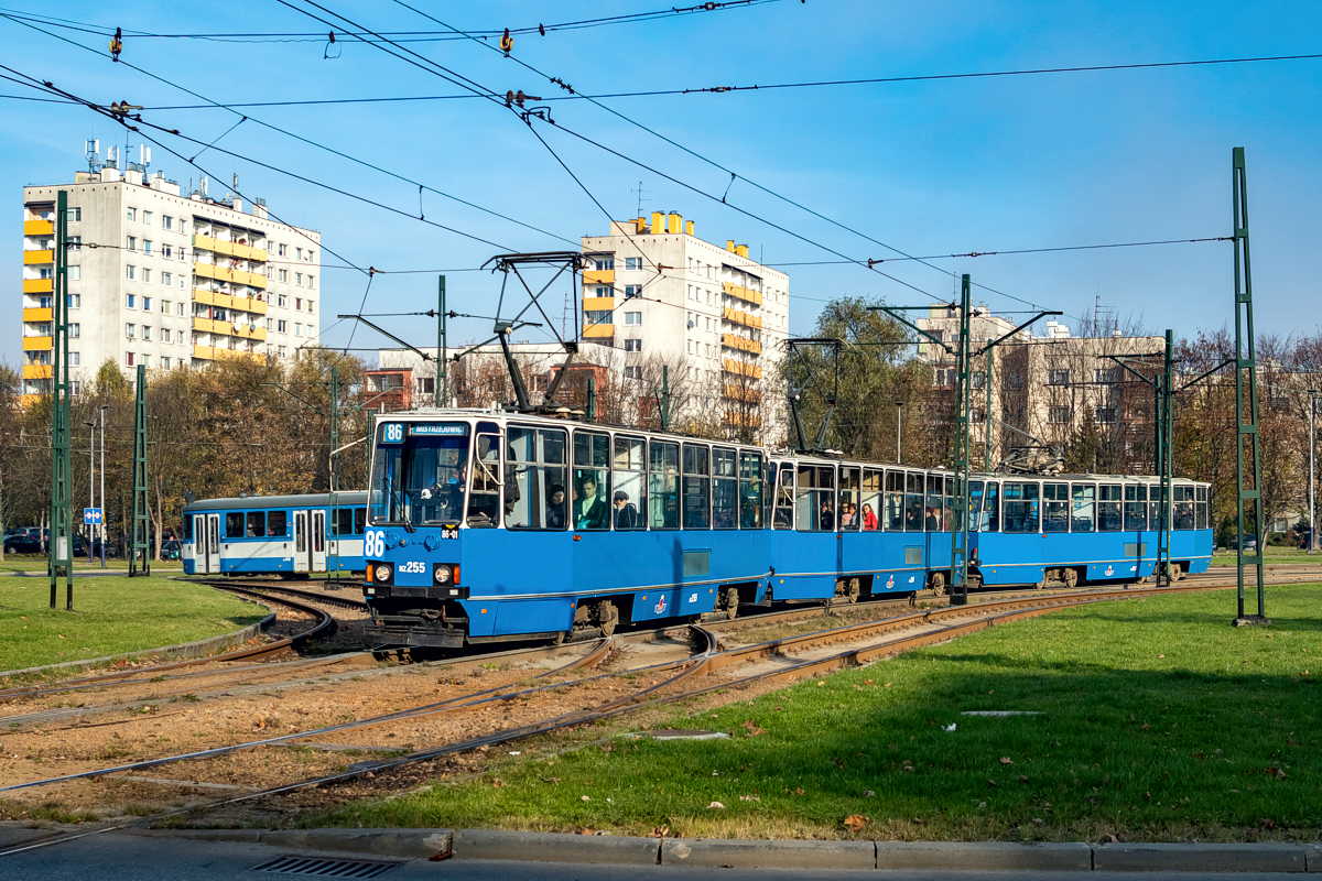 105Na #HZ255+256+257: Kraków, rondo Piastowskie