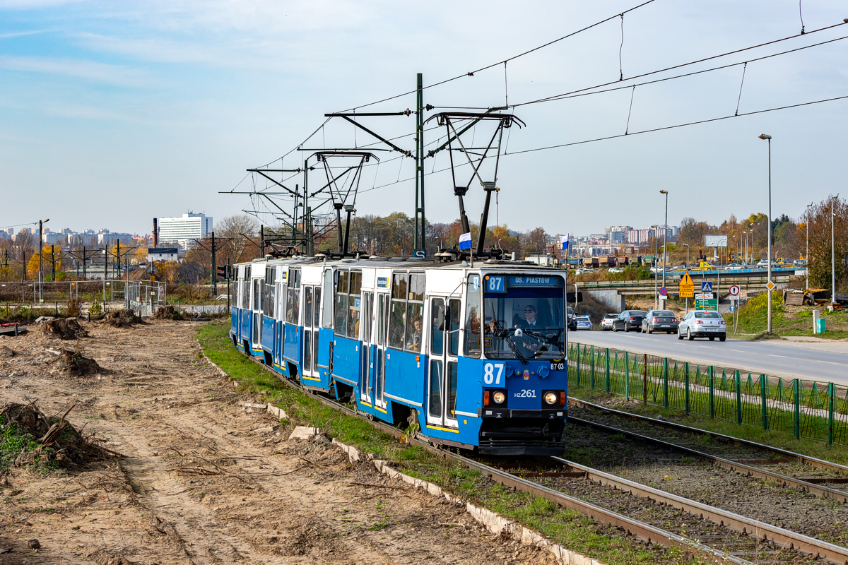 105Na #HZ261+HZ262+HZ263: Kraków, ul. Łowińskiego