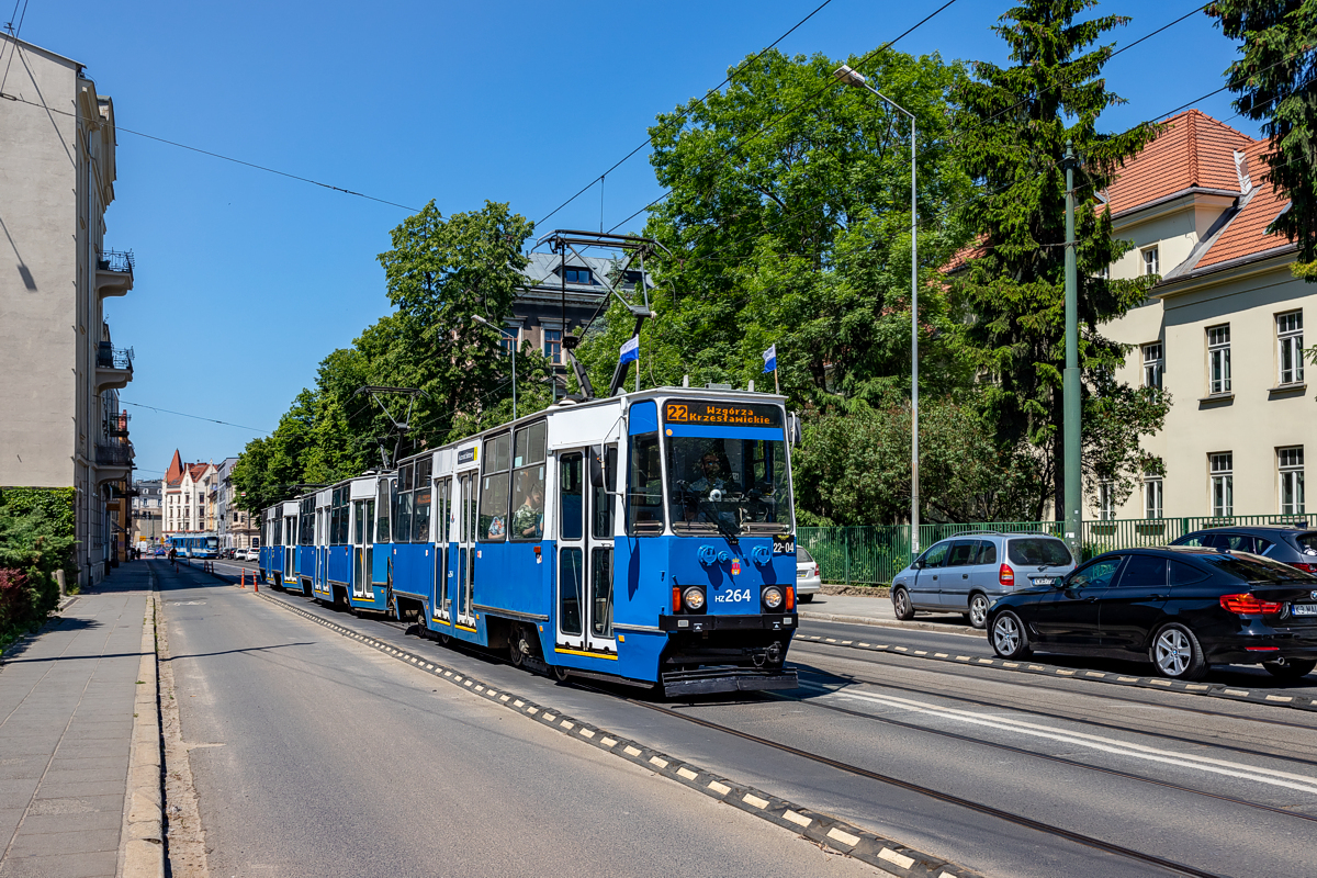 105Na #HZ264+HZ265+HZ260: Kraków, ul. Grzegórzecka