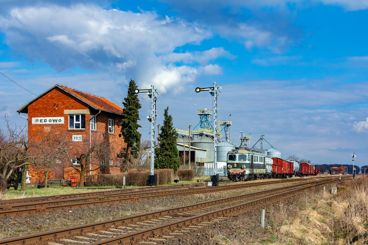ST43-195: Pępowo