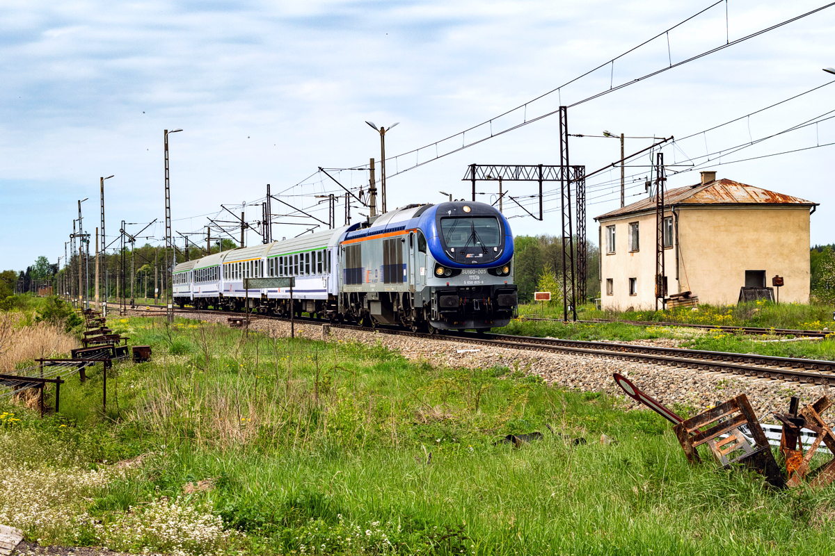SU160-005: Geniusze