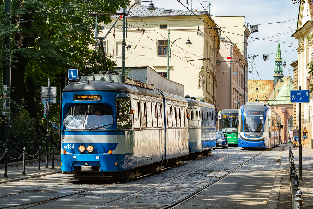 E1 #RW134+c3 #RW534: Kraków, ul. Dominikańska