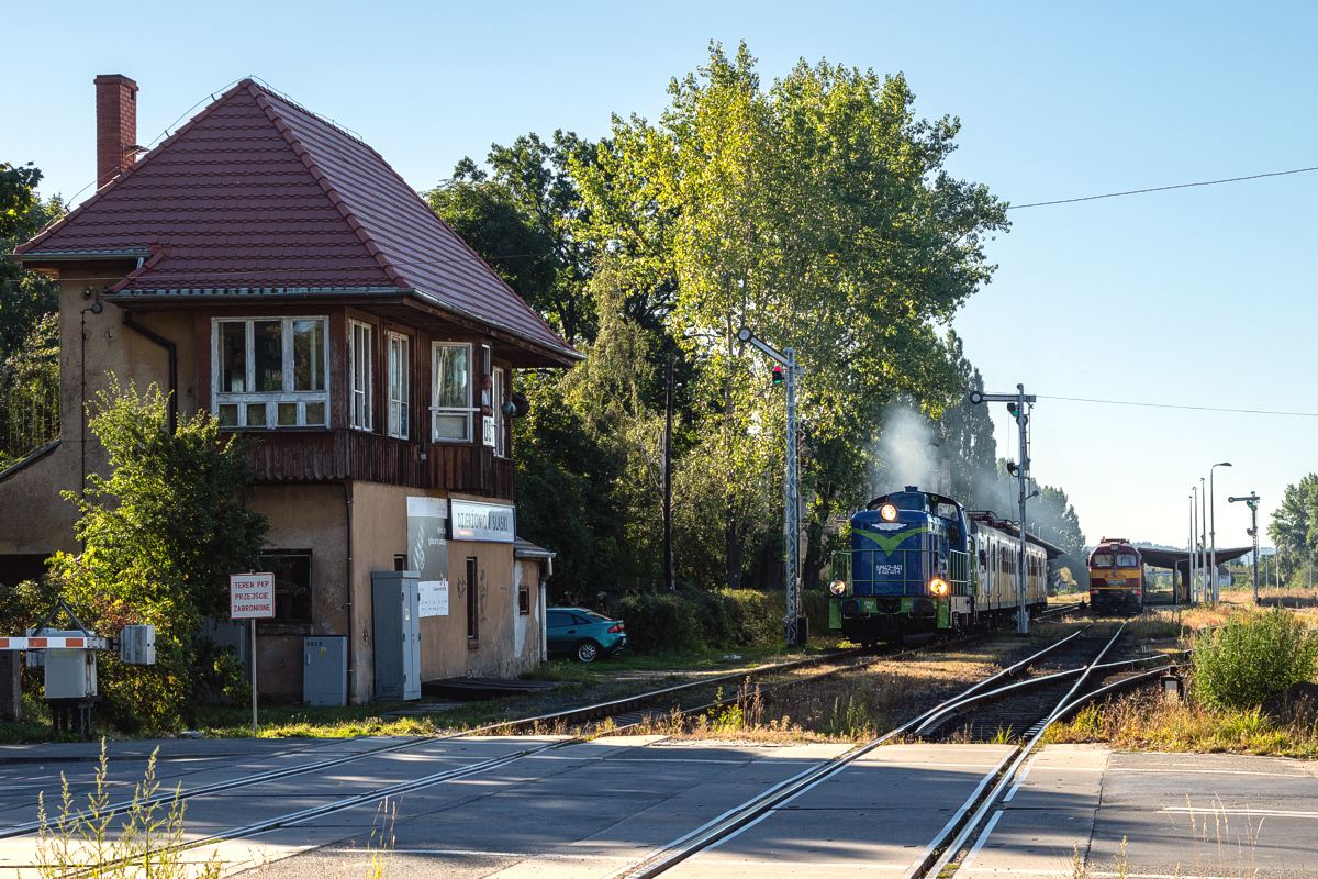 SM42-841+EN57-1946: Dzierżoniów Śląski 