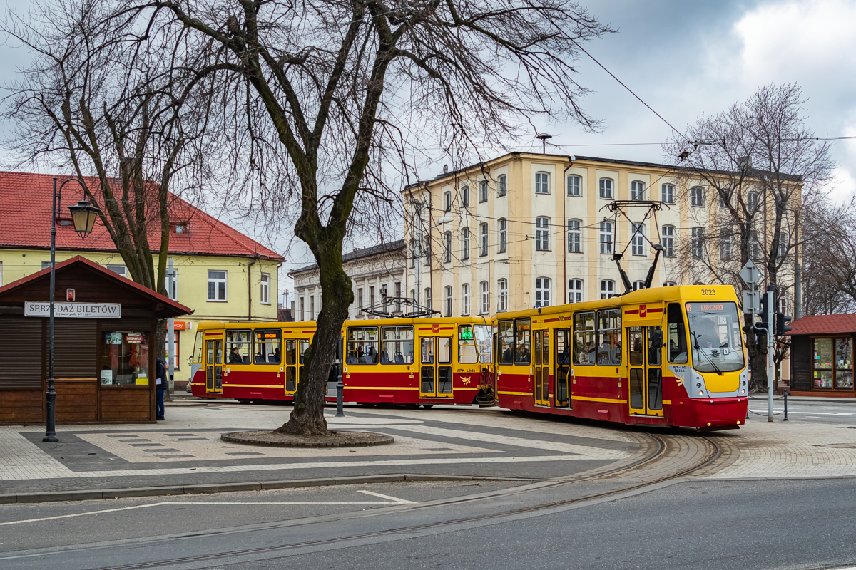 805Na #2023+#2324: Zgierz, pętla Plac Kilińskiego