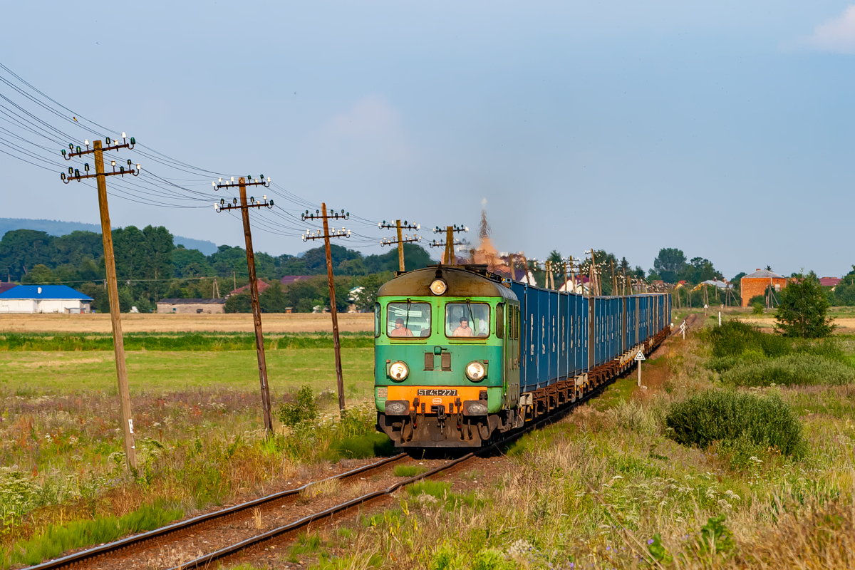ST43-227: Długie - Zarszyn