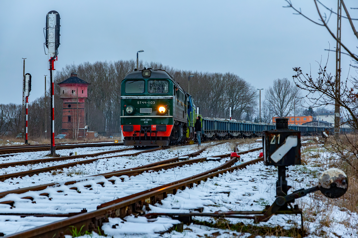 ST44-1103+SM42-1073: Trzebiatów