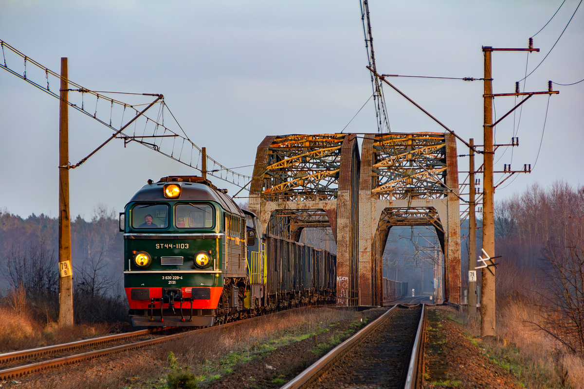 ST44-1103+SM42-826: Drawski Młyn - Krzyż
