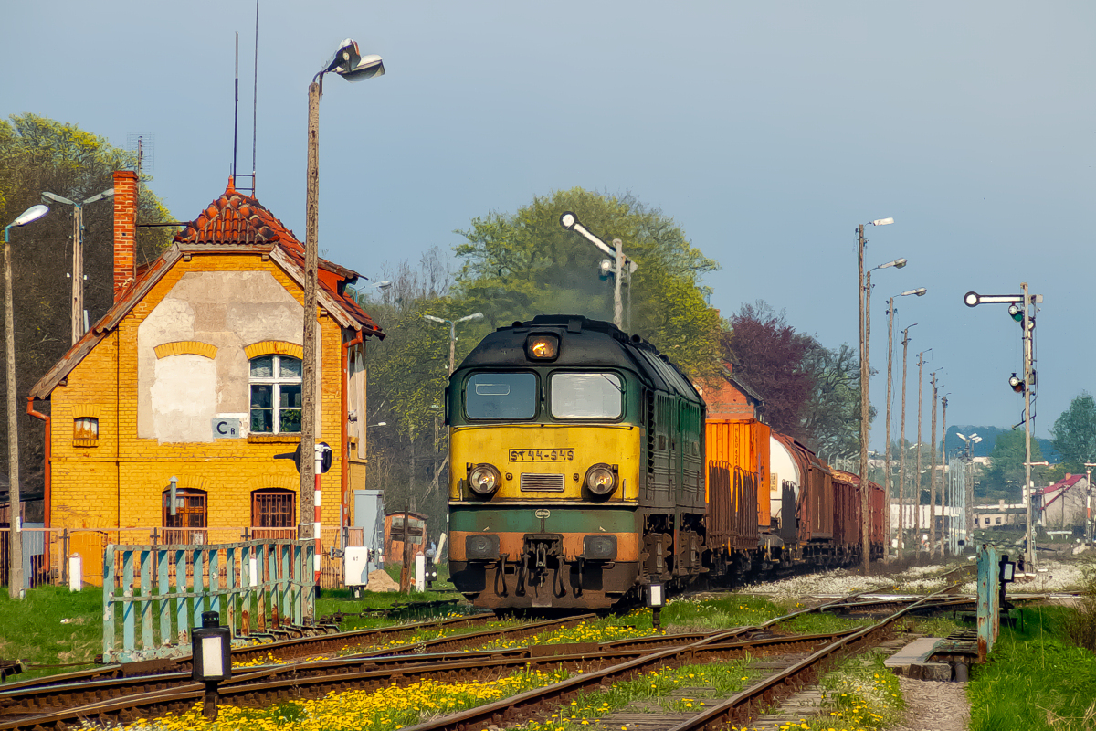 ST44-949+717: Czarne