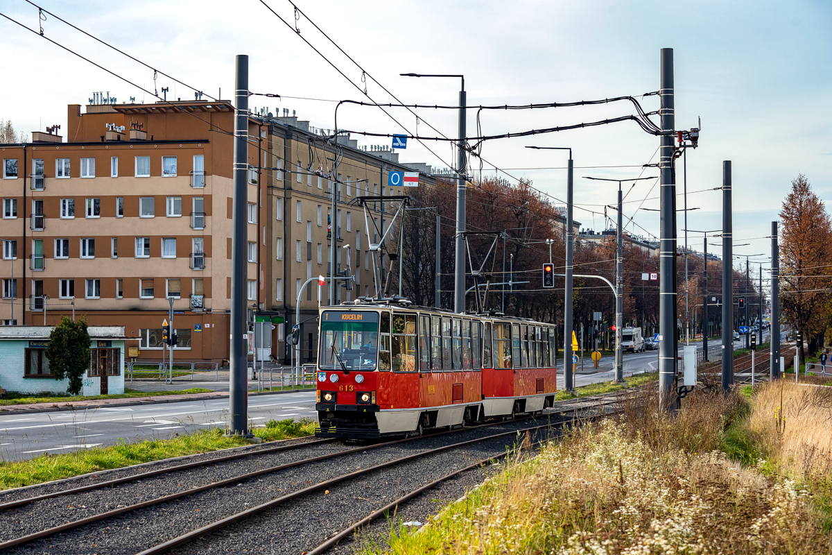 105Na #613+614: Częstochowa, al. Pokoju
