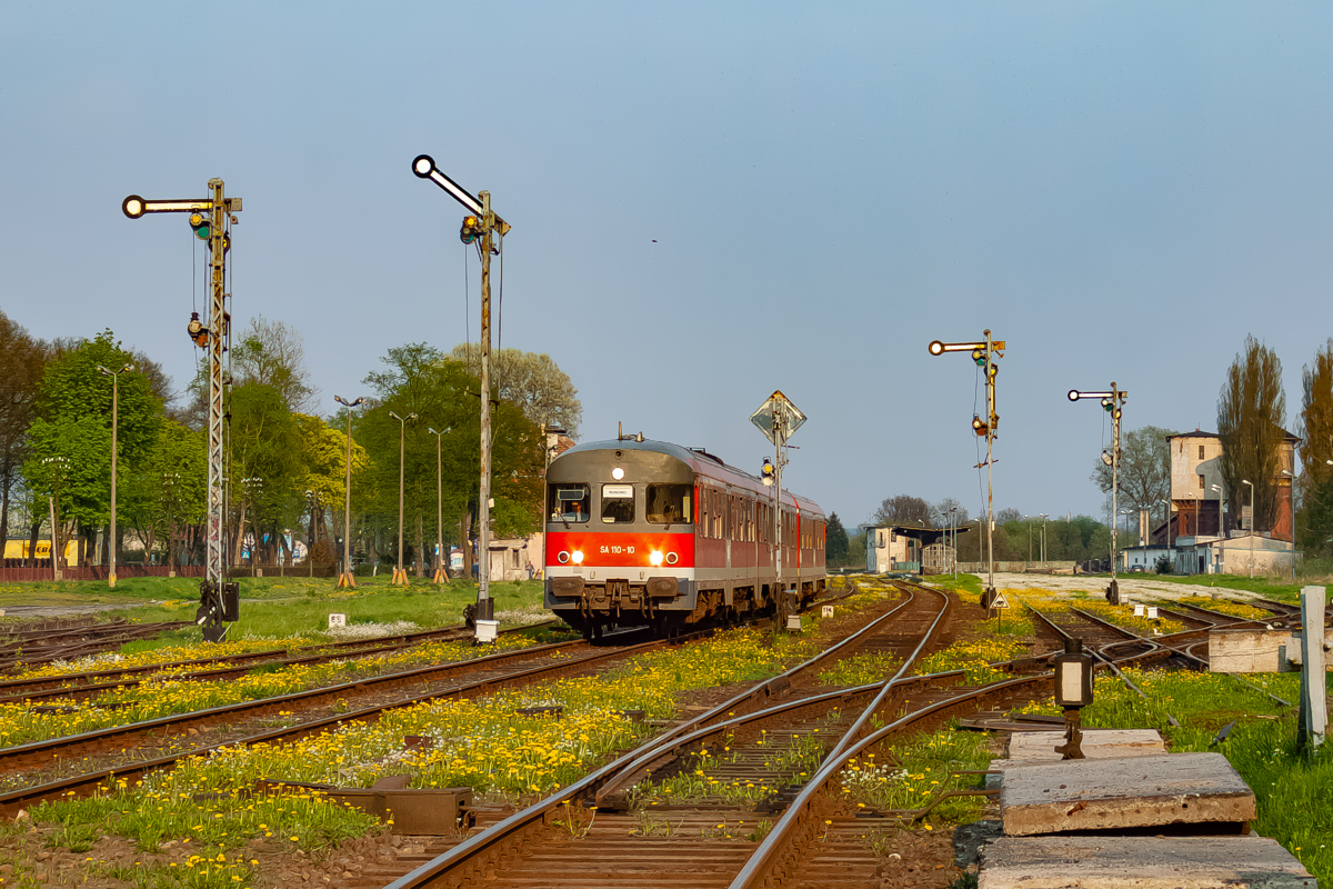 SA110-10+04+09: Złocieniec