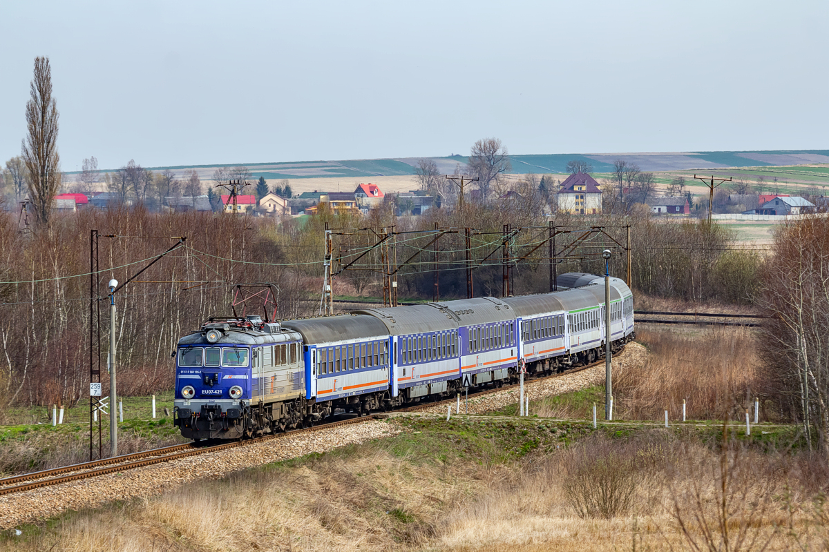 EU07-421: Klimontów - Kozłów