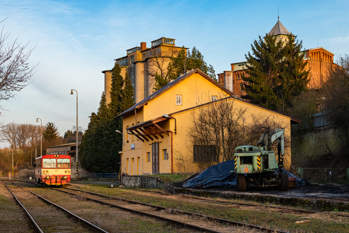 810 098: Kouřim