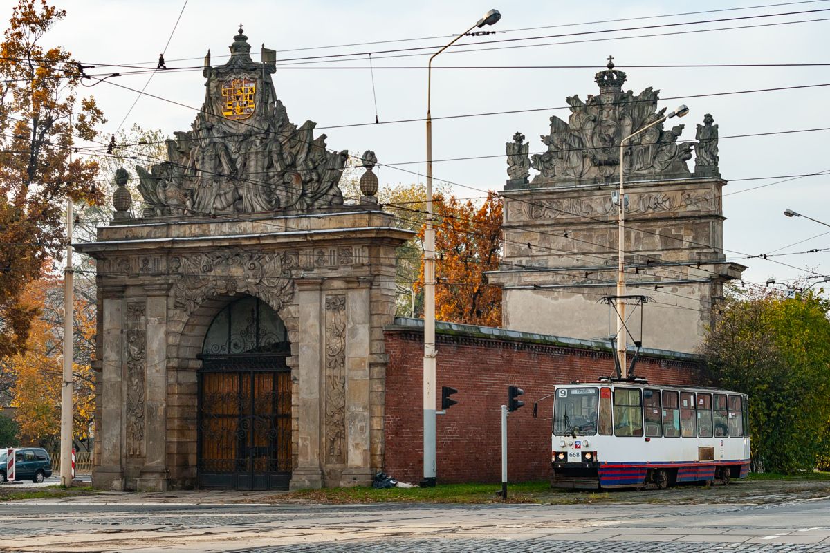 105N #668: Szczecin, Brama Portowa 