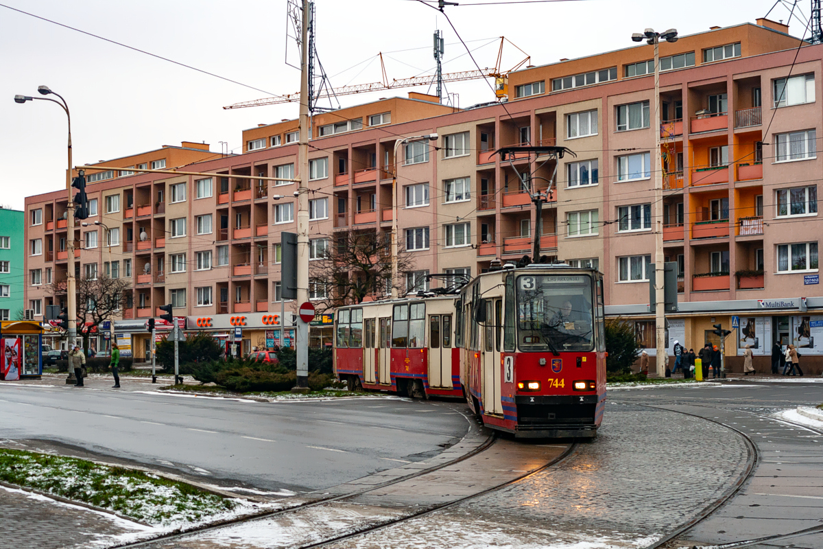 105Na #744+741: Szczecin, plac Rodła 