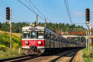 EN57-1111+1068+1095: podg. Dąbrówka Zbąska EN57-1111+1068+1095: podg. Dąbrówka Zbąska