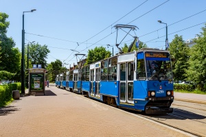 105Na #HZ255+HZ256+HZ257: Kraków, przystanek Starowiślna 105Na #HZ255+HZ256+HZ257: Kraków, przystanek Starowiślna