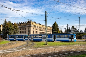 E1 #HW174+c3 #HB528: Kraków, ul. Ujastek