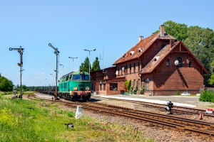 SU45-208: Osie