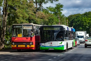 Ikarus 280.26 #700: Szczecin, przystanek Zdunowo Ikarus 280.26 #700: Szczecin, przystanek Zdunowo