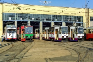 105Na #1009+1008: Szczecin, zajezdnia Golęcin 105Na #1009+1008: Szczecin, zajezdnia Golęcin