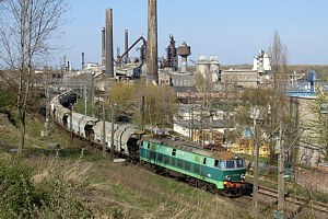 ET22 opuszcza st. Szczecin Glinki. Industrialne klimaty linii